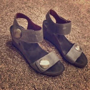 Taos grey and metallic wedges.
